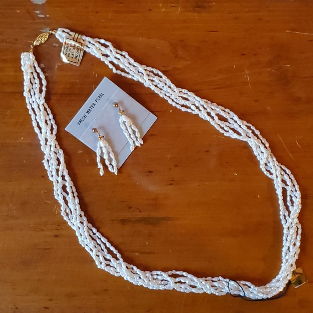 Freshwater pearl necklace and earrings